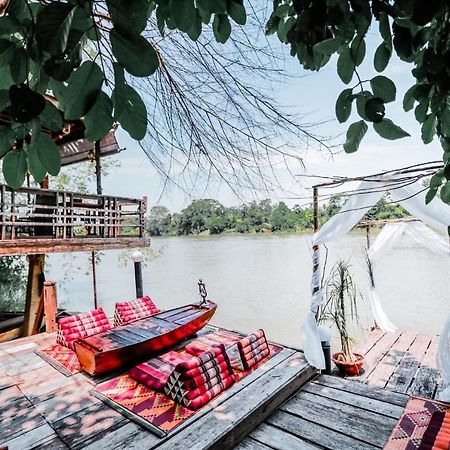 The Antique Riverside Resort Ban Pong  Exteriör bild