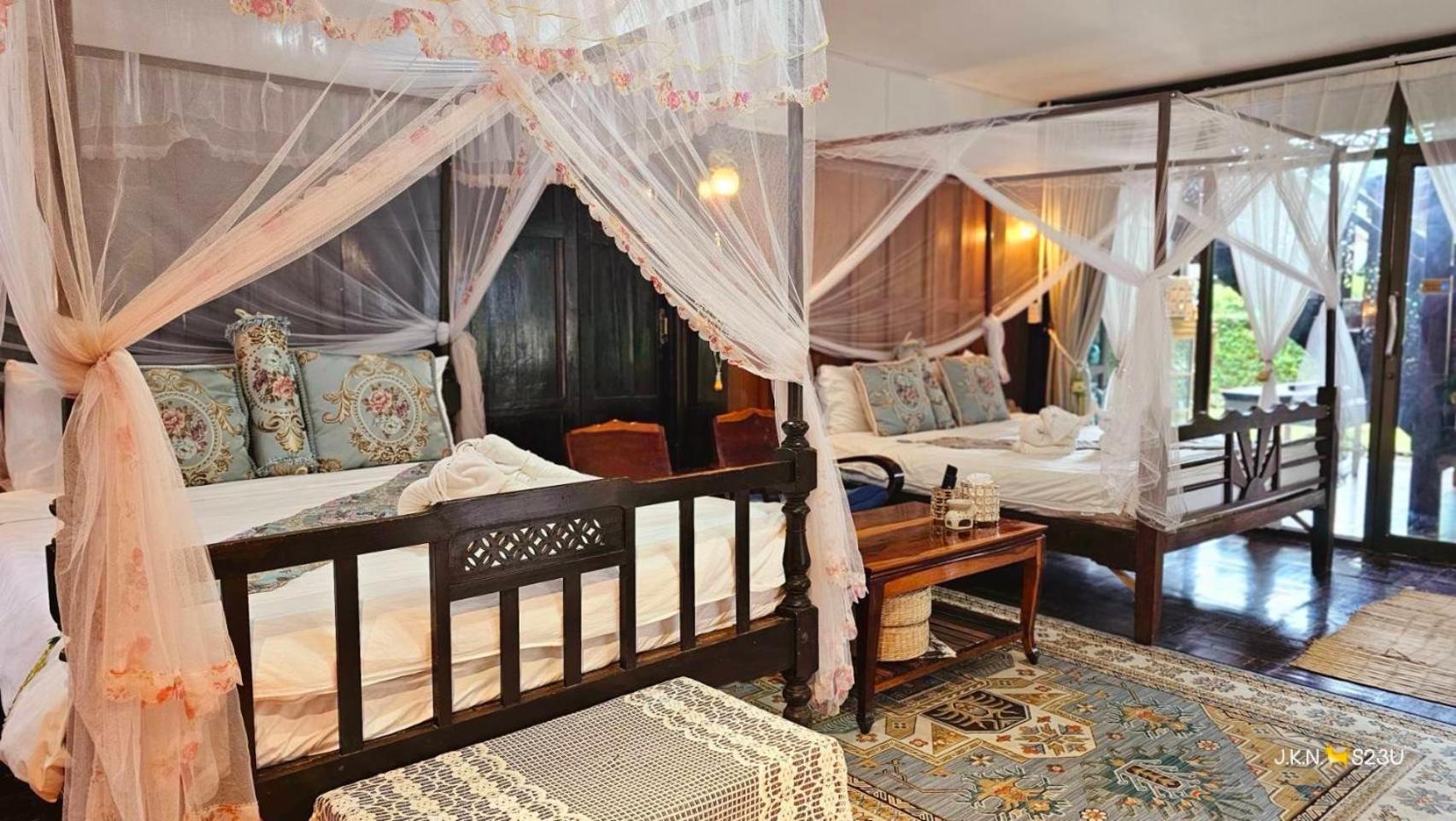 The Antique Riverside Resort Ban Pong  Exteriör bild